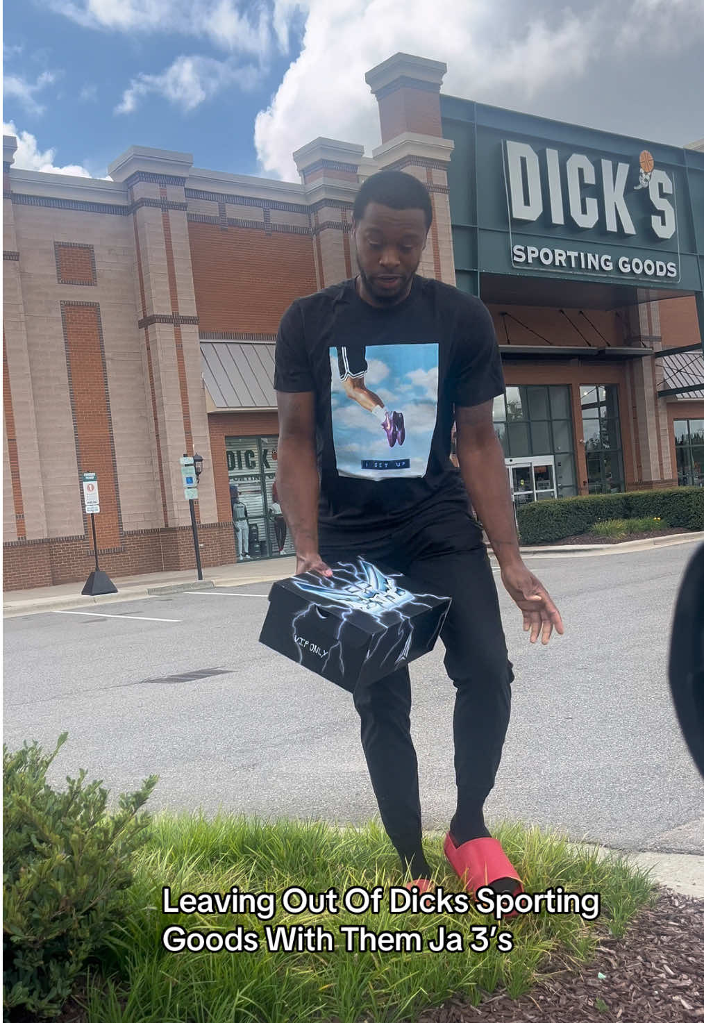 I appreciate you @DICKS Sporting Goods for having my size in the Ja 3’s 🤣🤟🏾 .. #basketball #fyp #viral #sneakers #NBA 