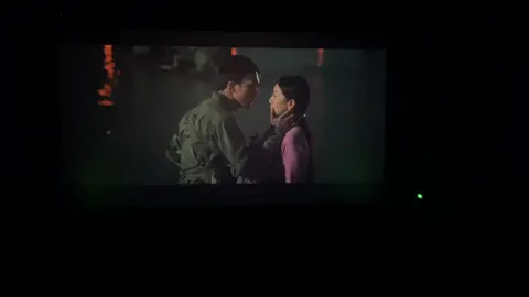 Một đêm, trăng sáng Chúng mình, hai đứa… 🎥 MƯA ĐỎ #muado #film #cgv 