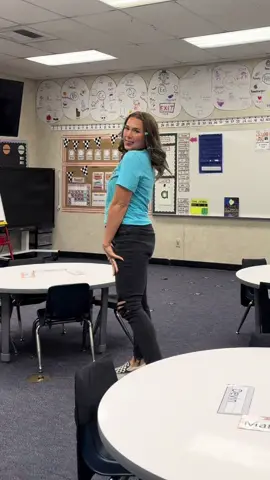 A week of school fits 💁‍♀️ #teacheroutfit #teacherootd #kindergartenteacher #teachertok #kindergarten 