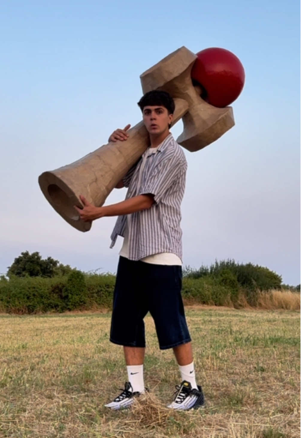 Does size matter? 🤔 #kendama #romania #skill #trick 
