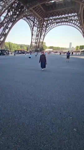 A la parisienne 🇫🇷 #السعودية🇸🇦قطر🇧🇭الامارات🇦🇪لكويت🇰🇼🙆‍♂️  #الجزائر🇩🇿_تونس🇹🇳_المغرب🇲🇦  #الشعب_الصيني_ماله_حل😂😂  #foryoupage 