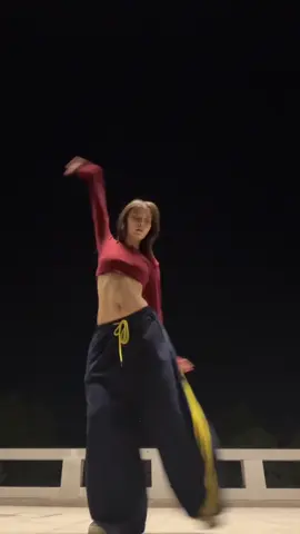Dc: @DISS  #trend #dance 