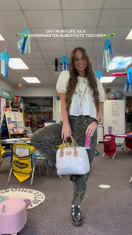 day in my life as a substitute teacher for kindergarten! 💗🍎✏️🌈 #fyp #teachermorning #teachervlog #teachersoftiktok #substitutevlog 