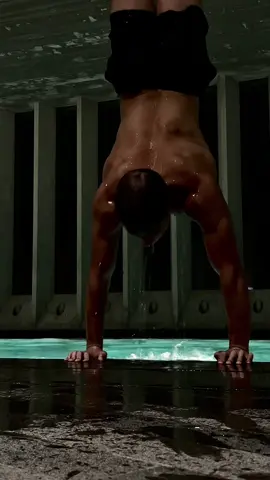 Hopping on this trend - #fyp #calisthenics #model #pool #GymTok 