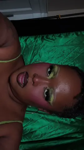Year of the 🐍 !! Transition: @emani  #makeup #beauty #transition #creativemakeup #bleachedbrows