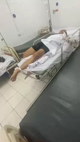 Thanh niên cầm lái đâm cảnh sát cơ động tối nay đây các bác, sót thương a cacđ thật sự 👍