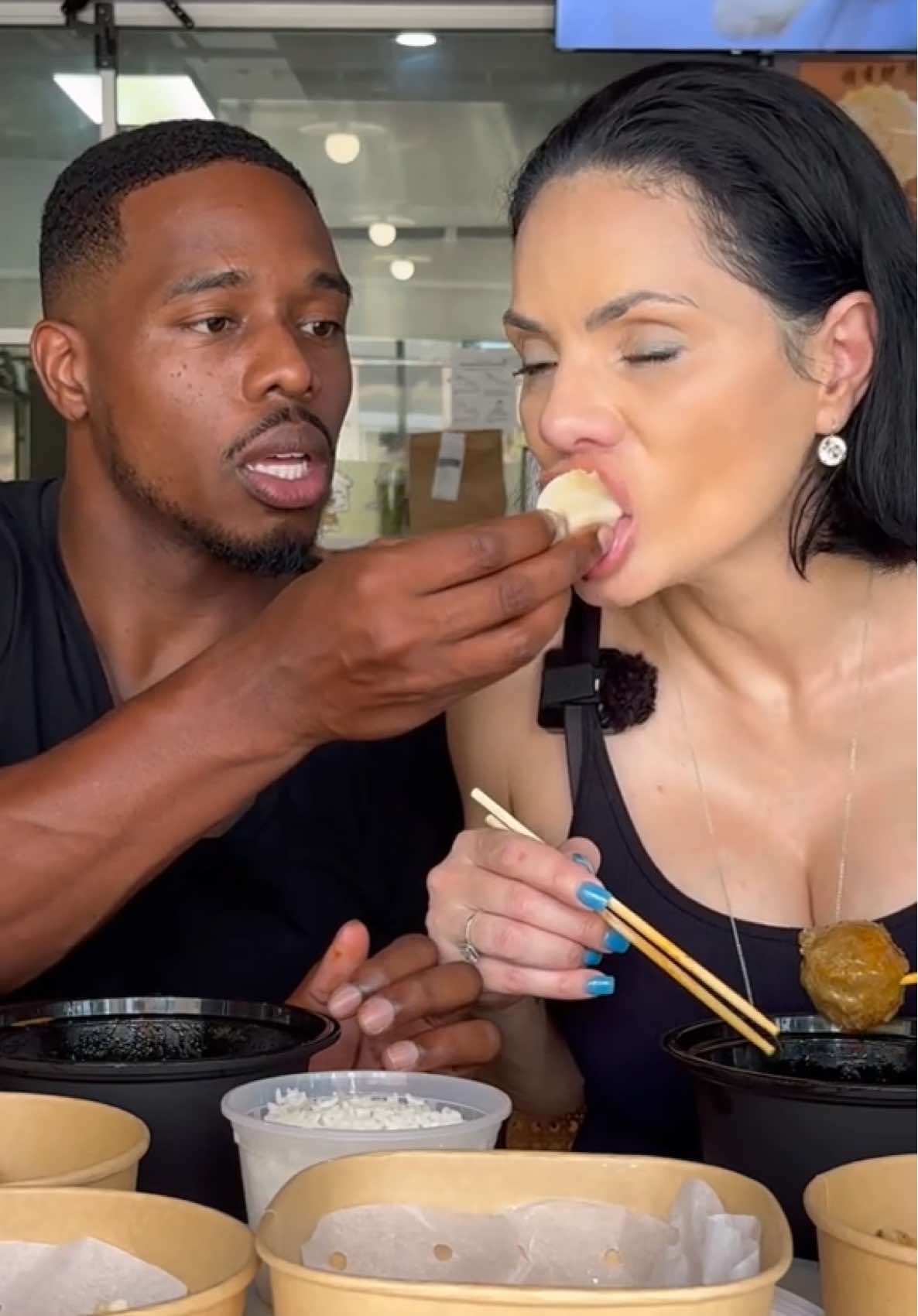 I feed her dumplings, and her reaction? Pure LOVE! 😜🥟 Watch this! 👀 #FoodCrush #YummyVibes @NinaUnrated 