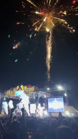 sedih gerigi udah selesai😔 #its #institutteknologisepuluhnopember #gerigiits #fireworks #fy 