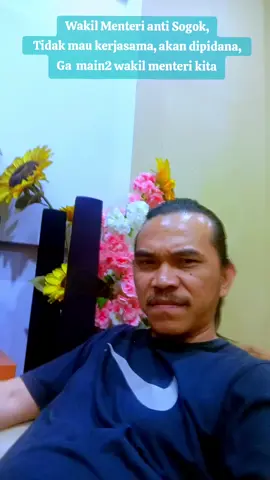 #stitch dengan @Jurnal Pos Wakil menteri tenaga kerja Imanuel Ebenezer ditangkap KPK melalui Operasi Tangkap Tangan, dan diamankan banyak kendaraan mewah #ebenezer  #imanuel  #korupsi #kpk 
