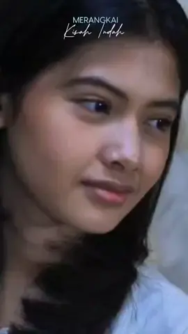 CHALLENGE DIBUKA Sekarang GILIRAN KAMU! Bikin ulang Scene “DAHULU DIRUMAH ITU” versi kamu: mau dibuat sedih banget, dramatis, atau malah lucu? Bebas! Yang penting emosinya dapet! Caranya gampang: Duetin atau remake scene ini Upload ke reels/TikTok kamu Tag MegaKreasiFilms Pakai hashtag: #MerangkaiKisahIndahchellage Yang paling niat, kreatif, dan bikin baper akan kami repost dan post di sosmed MKF Ayo, buktikan seberapa dalam luka versi kamu? #MerangkaiKisahIndah #mkfpunyatiktok 