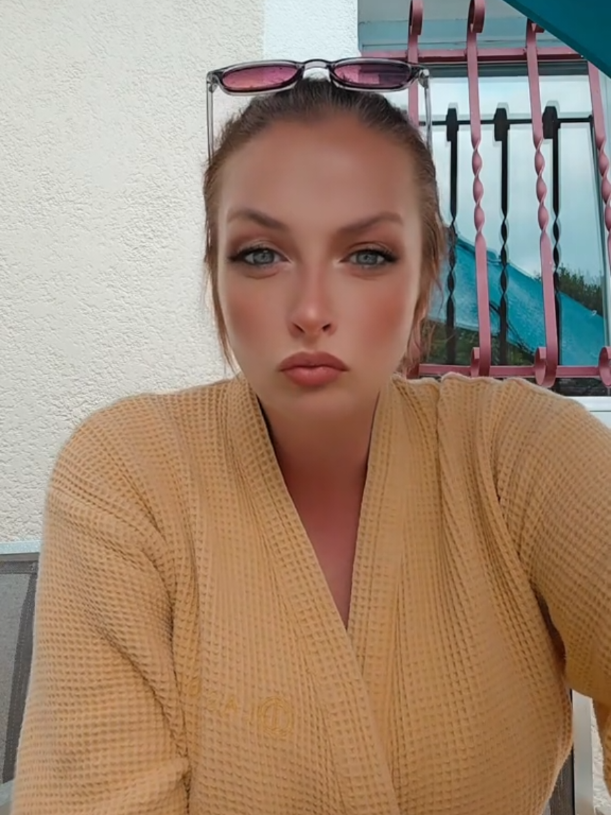 J'osais pas te le dire tu me rends bête ... 😜