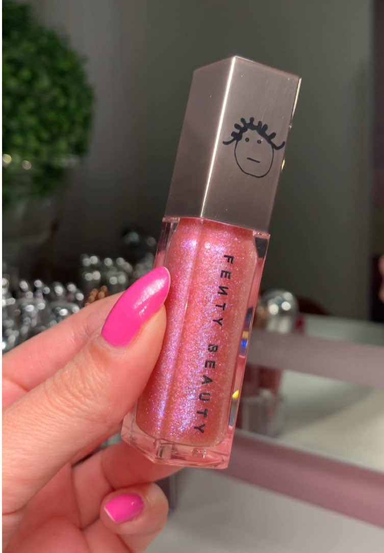 mais um bebê pra minha mini coleção da fenty ✨✨🍇 @Fenty Beauty  #grapesplash #fentybeauty #gloss #glossbomb #sephora #maquiagem #testando #fy 