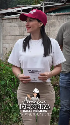 Dimos inicio a la pavimentación con concreto hidráulico en la calle “Primera”, en Tehuastepec 🛣️⚒️🧱, la cual constará de más de 1,200 m² y será posible gracias a la participación y confianza de la ciudadanía ☺️🤝🏼. Con acciones firmes y trabajo en equipo seguimos construyendo un Valle de Bravo con mejores caminos para todas y todos 🏘️❤️.#ValledeBravo #fyp #tiktok #follow #valledebravo 