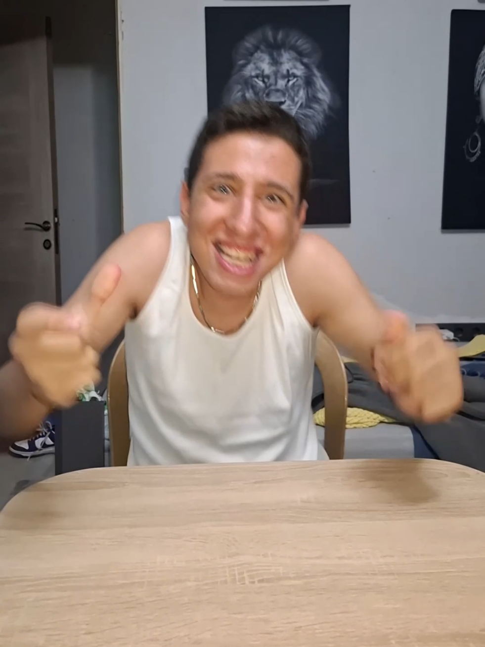 GÜLMEKTEN EVİ YEDİM! Takip lütfen. #manifest #karamizah #cringe #viral #tiktok @•Enes 