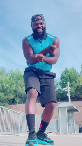 Happy Thursday😁🔥💯 dc @temi🇬🇧 #vibes #goodvibesonly #danceislife #amazon #amazondelivery 
