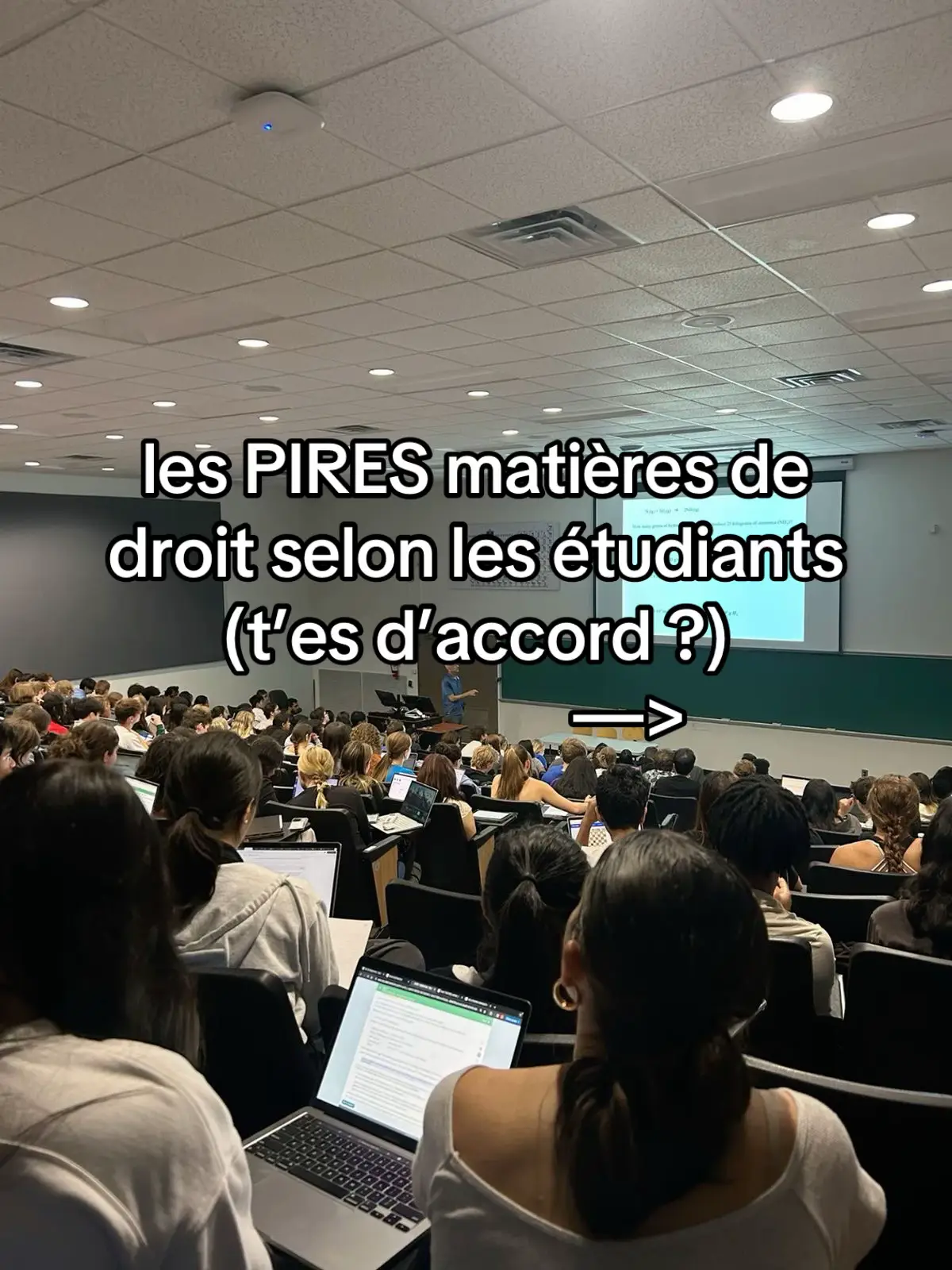 Alors ? On a touché juste ? 😆 Chacun ses préférences, mais celles-ci semblent faire unanimité selon les étudiants ! 🙃 Chaque année à sa matière de type horreur 😅 Quelle est la PIRE matière selon toi ?  —— #droit #étudiant #l1 #fac #france 