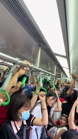 Nay đi tàu điện đi coi duyệt binh mà cả toa hát vang các bài hát, thấy tự hào dân tộc lắm đồng bào ạ #a80 #quockhanhvietnam #dieubinh 🇻🇳🇻🇳🥰🥰