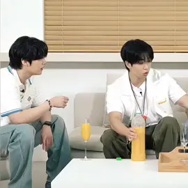 Ожидаем☺️ хён с младшими❤️ #leeknow #hanjisung #minsung 