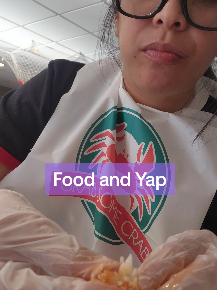 Food and Yap with my bestie. This place is NEVER crowded. I've had many seafood boils, but their clam chowder is so good here! #food #shrimpboil #yap #seafoodboil  #Yummy 
