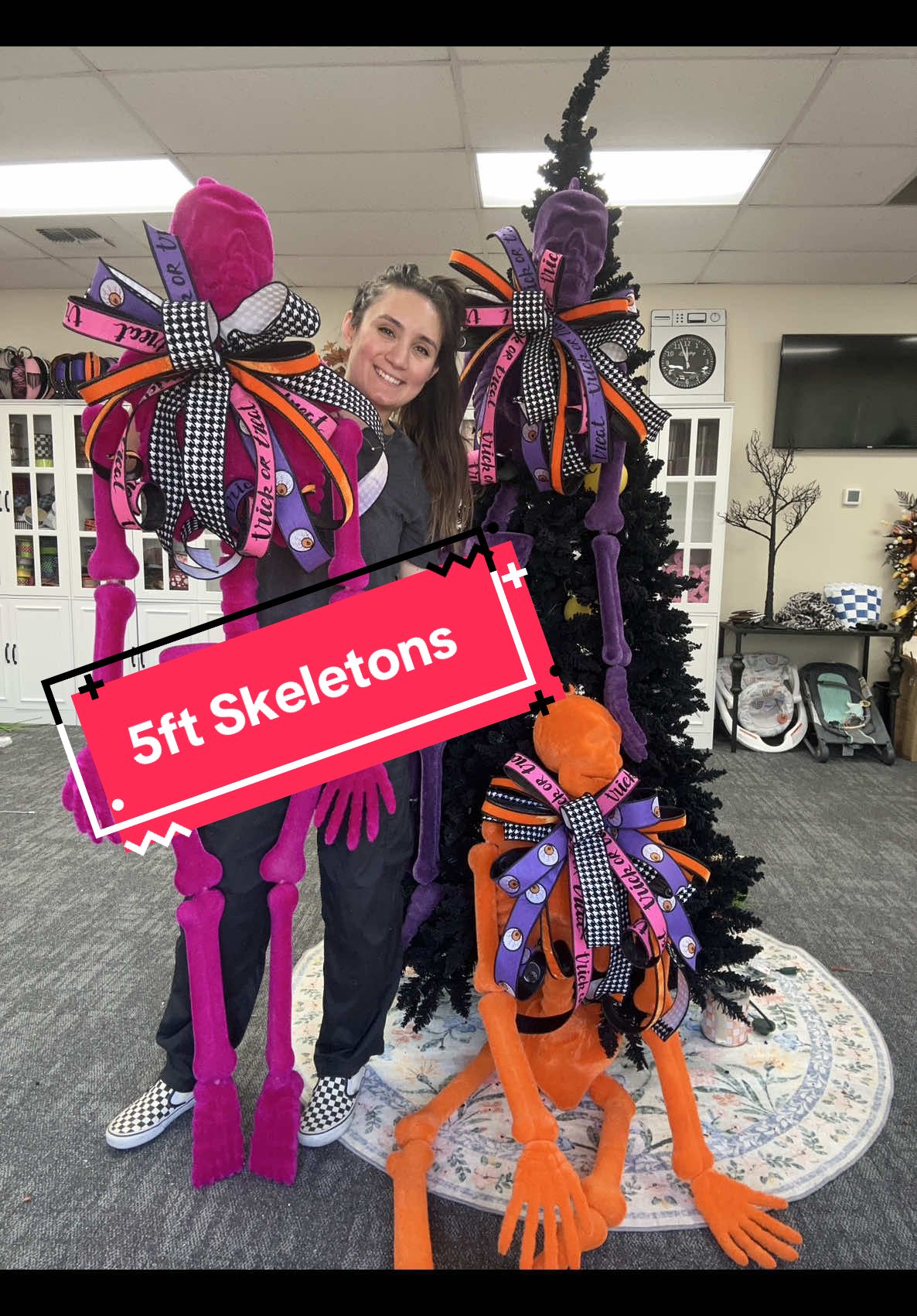 🧡 LIKE I SAID IN MY LAST POST: sometimes all you need is a good bow 💅 🎀 👻 ✨  Today I’m dressing up some 5-foot flocked skeletons with some matching bows! 👀 💜 You know I had to incorporate some of our embroidered “trick or treat” ribbons + our eyeball ribbons! 🍭  AND OF COURSE: black and white. It just ties everything together! I went with a houndstooth pattern to change things up 🔄  All of these fine ribbons can be found in our holiday shop! We have ALL SEASONS. ALL HOLIDAYS. ALL COLORS. Any combo you can think of! 👻  Now… which Skelly is your favorite? I’m biased towards the orange 🧡 but it’s my favorite color so that’s not a fair competition!