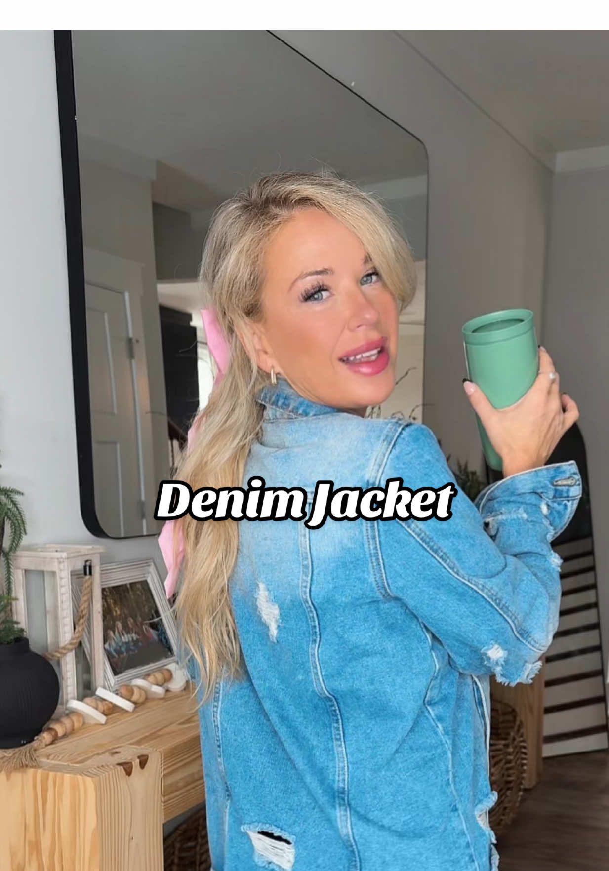 Can’t ever go wrong with a good denim jacket!!! @Evaless_official #denimjacket #RushReady2025 #tiktokshoplabordaysale #tiktokshopcreatorpicks #falloutfits 