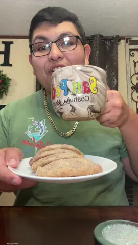 Empanadas de Piña y Nutella con un Cafecito 🔥😏 #mukbangeatingshow #empanadas #empanadasdepiña #comidatiktok #Foodie 