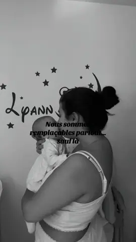 Nous sommes remplaçables partout… sauf pour nos enfants ❤️ #maman#bébé 