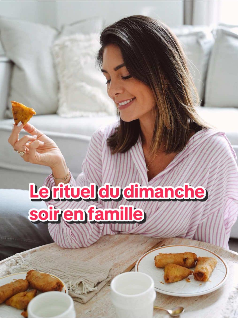 Plus jeune je détestais le dimanche soir, aujourd'hui c'est l'un de mes moments préférés de la semaine. Et c'est en partie dû à notre petit rituel du soir. 🍱 On commence par déguster un plat traiteur de chez Auchan - un vrai gain de temps après le week-end. Et comme j'ai fait mes courses le jeudi, je profite des 10% cagnottés sur les produits frais grâce à la carte WAAOH! Moins de cuisine, plus de moments en famille. Et on termine la soirée devant un Disney, comme une petite tradition. 🫶🏻