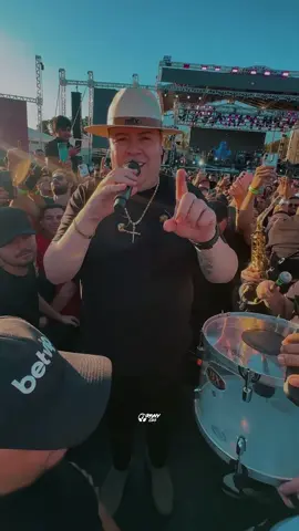 Vai chegando perto de mim… 🎵 #CapCut #viral #musica #forro #reyvaqueiro 