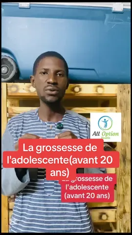 La grossesse de l'adolescente(avant 20 ans) ✅Effets sur l’adolescente    ℹ️ En matière de santé, l'immaturité physique des jeunes femmes face à la grossesse et à l'accouchement conduit à des complicationsainsi qu'à la malnutrition, car la majorité des adolescentes concernées appartient à des foyers démunis. ℹ️ Les risques de mettre au monde un bébé au poids faible  et de subir une naissance avant terme, de l'anémie et une pré-éclampsie sont corrélés à l'âge biologique  de la mère et sont recensés chez les accouchement des adolescentes même lorsque les autres facteurs de risque sont contrôlés, par exemple quand la mère bénéficie d'un accès aux soins prénataux  ℹ️ Les jeunes mères sont plus sujettes aux infections sexuellement transmissibles, à des complications de santé liées à la grossesse, et à des problèmes psychologiques comme le stress et la dépression.  ℹ️ Les mères adolescentes risquent davantage le décrochage scolaire. ℹ️ Souvent, la grossesse reste secrète pendant des mois (privant la future mère de consultations médicales prénatales, avec des répercussions potentiellement grave pour le futur enfant ℹ️ Les grossesses hors mariage, surtout dans certaines cultures, peuvent entraîner une discrimination sociale ✅Effets sur les enfants des adolescentes  ℹ️ La grossesse précoce peut nuire au développement psychosocial du jeune enfant. ℹ️ Les enfants nés de mères adolescentes présentent un risque majoré de naissance prématurée en donnant naissance à un bébé au poids faible,ce qui le prédispose à maintes affections de long terme.Ces enfants sont davantage exposés à des retards dans le développement de leur intelligence, dans l'acquisition du langage et dans leur comportement social et émotionnel.En outre, ils manifestent davantage de problèmes de handicap liés au développement  et au comportement. ✅Le moment idéal pour tomber enceinte est certainement dans le couple( à l’âge requis )permettant une vie épanouie de la mère et de l’enfant loin du stress et des autres complications  ✅Ne discriminons pas les jeunes mères car nous pouvons impacter leur santé et celle de l’enfant  ✅Un enfant est un don de DIEU et ce qui est fait est déjà fait..il faut prende courage et faire face aux conséquences en se fesant suivre par un gynécologue et un pédiatre à l’apparition de complications … ✅œuvrons toujours à la sensibilisation de nos jeunes filles  #grossesse #adolescence #enfant #burkinatiktok🇧🇫🇧🇫🇧🇫❤️ #prematurebaby 