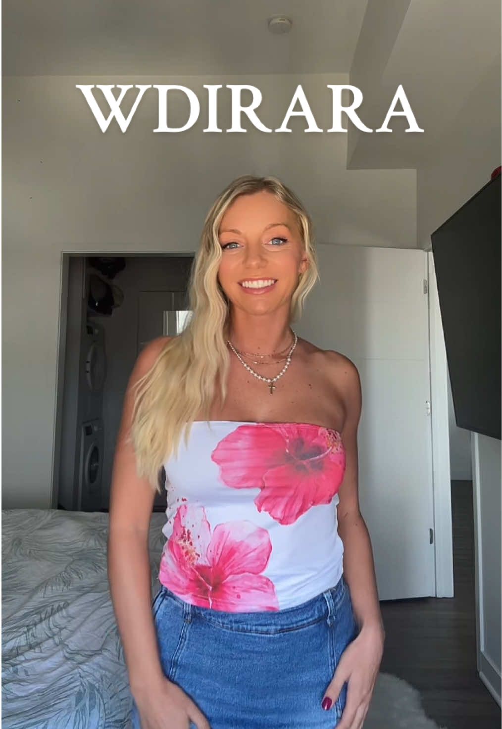 Love a good tube top @wdirara_us #wdirara #tubetopoutfit 