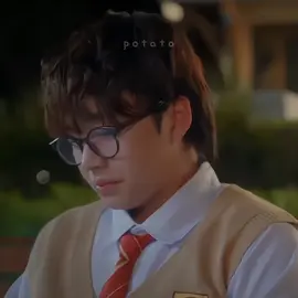 his pov on this episode is hurting me, the way he's watching them from afar, and also the strawberry keychain he got for Alys 😭😭 #SeducingDrakePalma #rabinangeles #angelamuji #kdramapotato #fyp #foryou @potatodumpp @patatas 