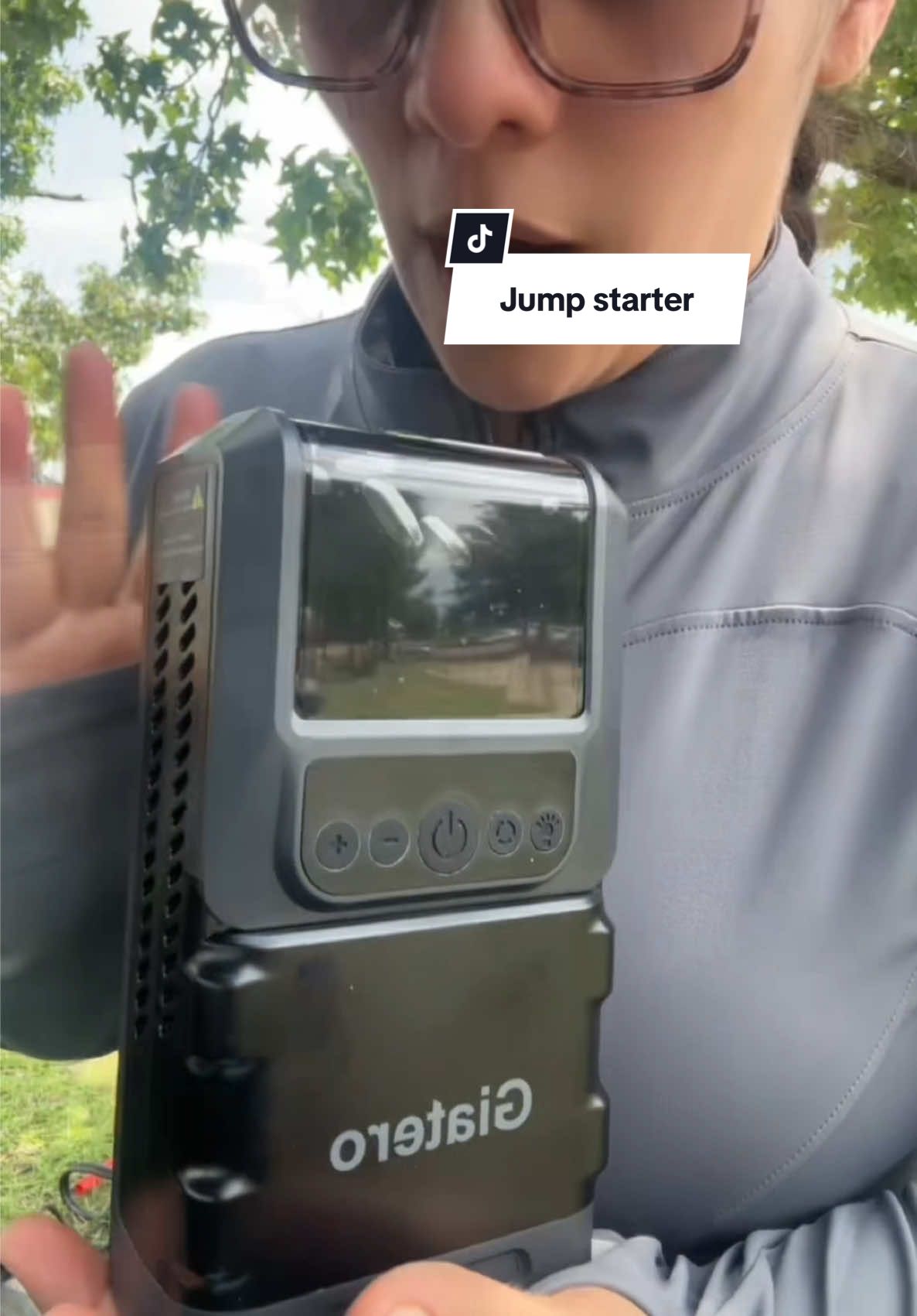 Jump starter  arranca todo carro  Infla todo neumático carga todo dispositivo y luz LED  #tiktokshopcreatorpicks  #jumpstarter  #carro 