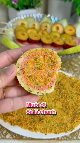 Cũng chỉ đơn giản là muối,ớt,sả,lá chanh thôi mà,thơm lừng.#cơmnhathoa91 #viraltiktok #xuhuong #cooking #LearnOnTikTok 