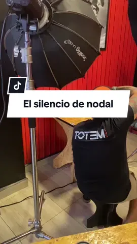 El silencio de nodal fue tan largo que nos dio tiempo para tomar unas fotitos 🙈 #nodal #funa #nodalyangela #humor #emprendimiento 