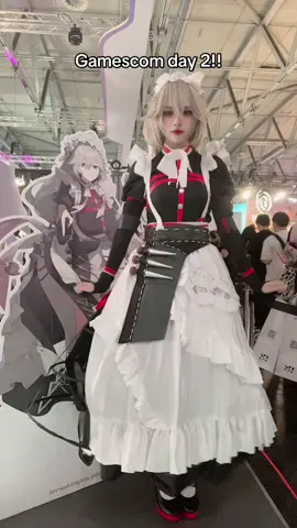 Victoria Housekeeping at your service ✨ at @gamescom for Zoneless zero  #zzzero #gamescom2025 #RiduMysteryTales #AstonMartinZZZ #rinacosplay 