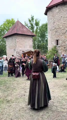 Ievan Polkka zu dritt auf dem Graner Berg! 🔥 #unvermeydbar #mittelalter #medieval #violin #ievanpolkka 