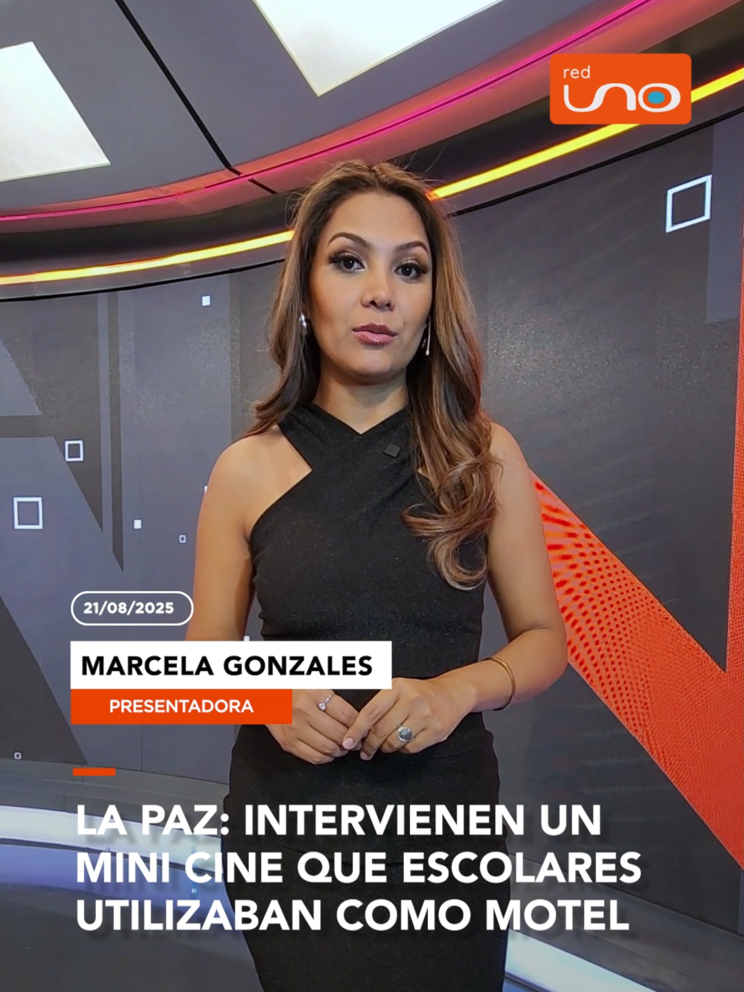 #POLICIAL | Policía interviene un mini cine sin licencia de funcionamiento en la zona de Chasquipampa. Según informe policial, el lugar era utilizado como motel. #RedUno #Chasquipampa #LaPaz