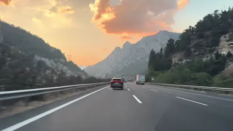 Ağlamış gözyaşını silmemiş deyin…