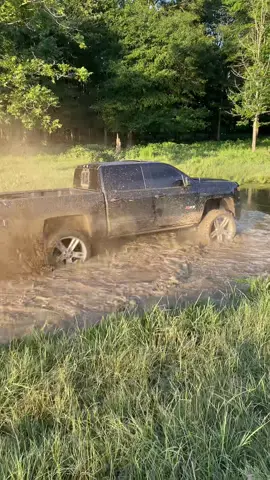 #liftedtrucks #squattedtrucks🤢 #liftedchevy #mudding #country 