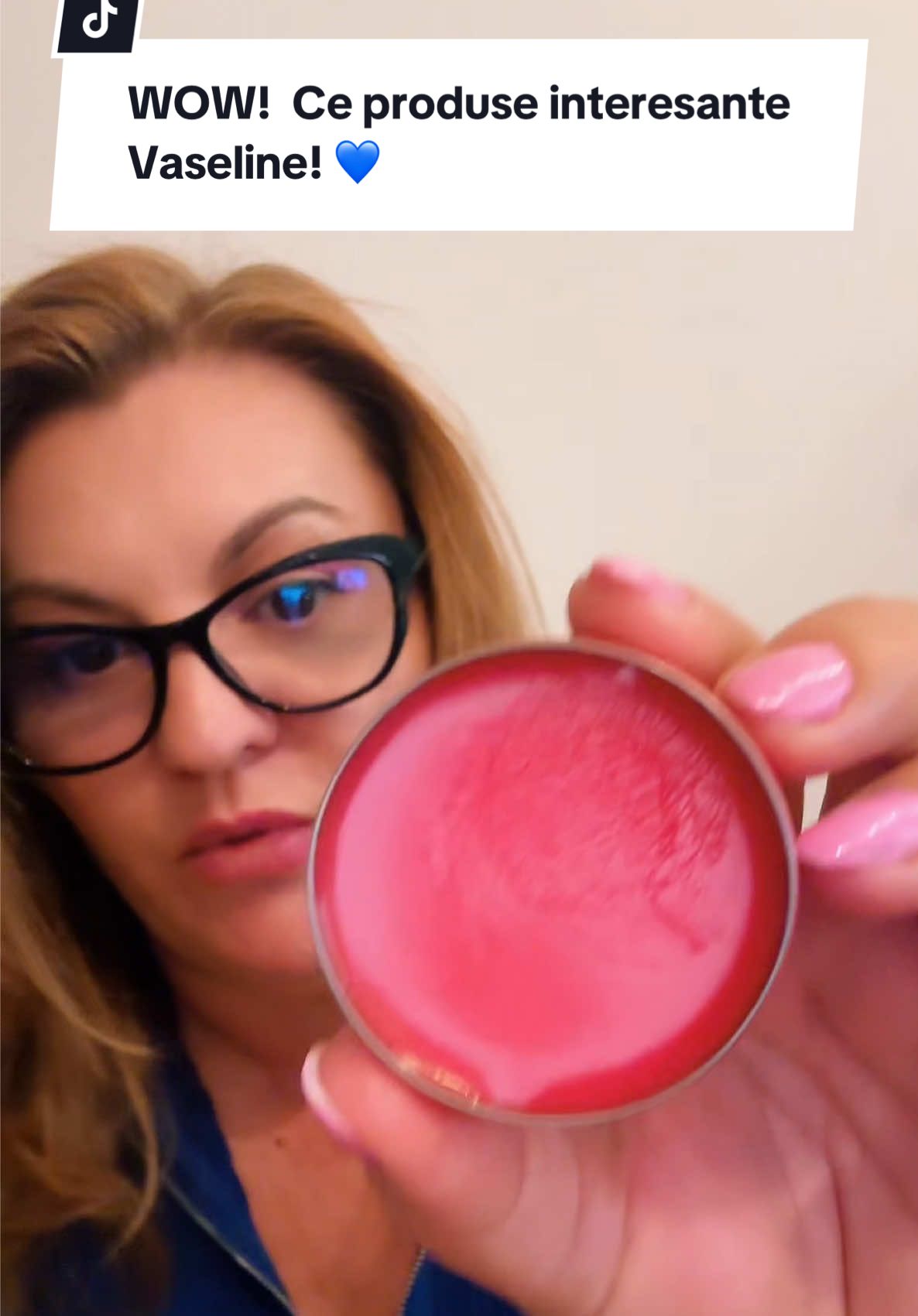 Vara nu înseamnă doar soare și vacanțe, ci și mai multă grijă pentru pielea noastră! ☀️ Cu Vaseline Protecting Jelly, crema de mâini Healthy Hands Stronger Nails și lotiunea @Vaseline de corp Essential Healing, pielea rămâne hidratată, catifelată și protejată, chiar și în cele mai călduroase zile. 💛 Nu lăsa soarele să-ți usuce pielea — răsfață-te cu hidratare intensă și protecție de durată! 🌸💧 #Vaseline #SkincareRoutine #EssentialHealing #HealthyHands #ProtectingJelly      