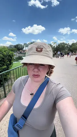 don’t be mad tho i’m just kidding love u guys!!!!!!! tysm xoxo  #thebritisharecoming #disneyworldflorida #paulrevere #1776 