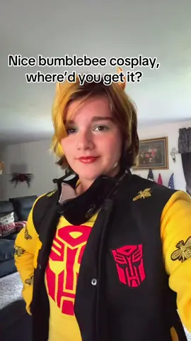 Shein victim right here… but it’s cheap…? #transformers #bumblebeetransformers #transformerscosplay #cosplayer #bumblebeecosplay 
