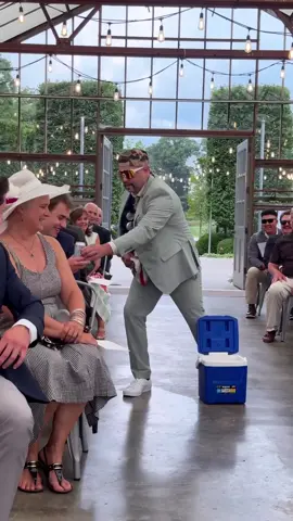 This at my wedding or I don't want it.  #trendalert #wedding #beer