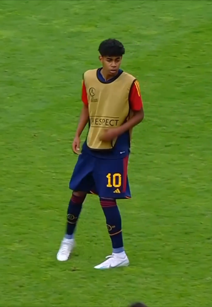 Lamine Yamal cooking U17 France🤩 #yamal #spain #france #football 