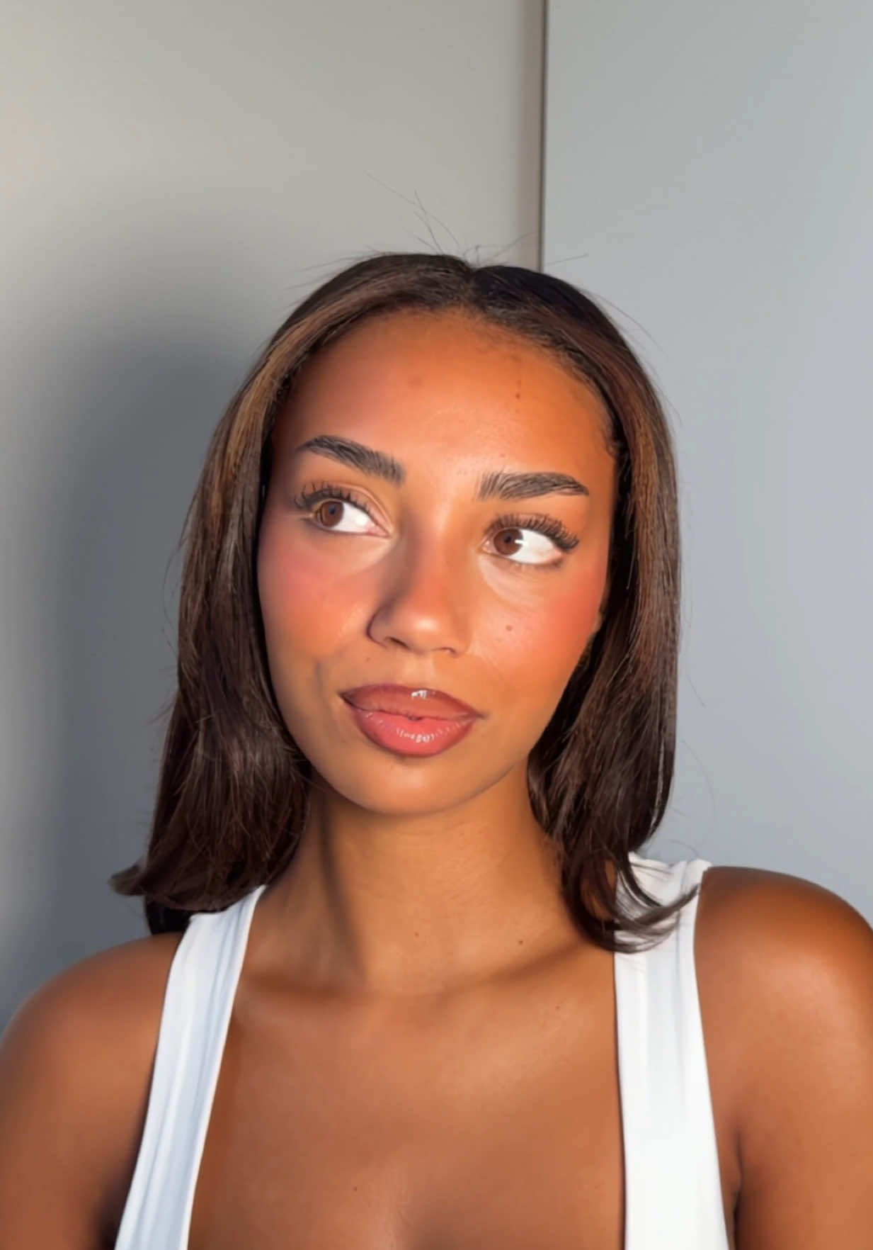 ad Sun-kissed summer evening glam ☀️☀️ Products: @Armani beauty Luminous Silk Foundation - shade 8.75 @YSL Beauty All Hours Hyperbronze Powder - shade 5 @yslbeauty Touche Éclat Illuminating Pen - shade 5.5 @pradabeauty Pradascope Lash Extending Volume Mascara - shade 01 @yslbeauty All Hours Hyperfinish Powder - shade Universal 117 @armanibeauty Luminous Silk Cheek Tint - shade 41 @pradabeauty Light Glowing Powder - shade 03 deep @yslbeauty Loveshine Plumping Lip Oil Gloss - shade 5 California sunshine #makeup