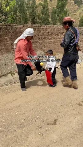 Donde están los Quispe y mamani #cierra #kiss #humor #content #phonk @Tristan 