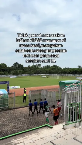 Di saat semua nya sudah terasa tertinggal saya hanya berdoa agar sebuah ke kesempatan itu ada dari jalan yg tidak terduga. #sepakbola  #foryoupage #fyp 