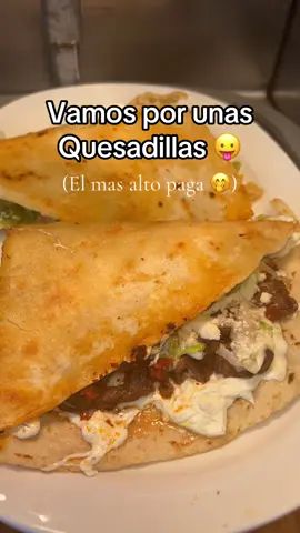 Aquí en la Ranchera hacemos las quesadillas con las tortillas siempre hecha a mano, calientitas a la orden. Dime tu a quien invitas? 🤭  #fyp#parati#quesadillas#njeats#Foodie