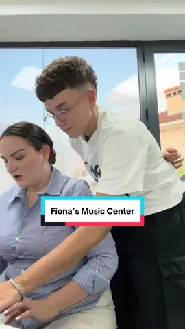 @Fiona’s Music Center mu knaq njeri #guesstheplayer #dhezipahiri #dhez #dhezbre #dhezi #prishtinacity #shqip #hajgareshqip #dhezpahiri #kosovatiktok #gjendja #shkolla #muzika 